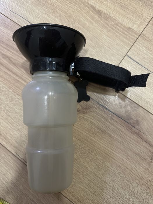 Дорожня поїлка доя собак