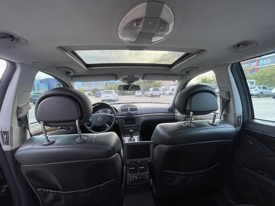 Mercedes E55 AMG S211