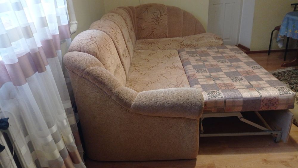 Диван чудовий стан ліжко
