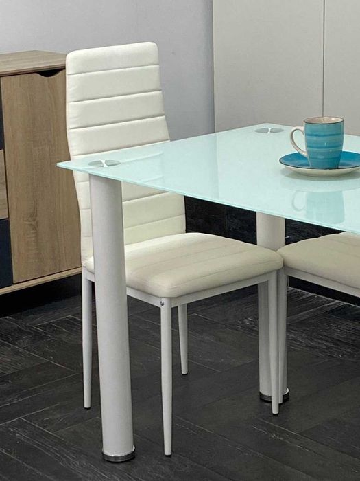Mesa branca nova com 4 cadeiras - envio gratis