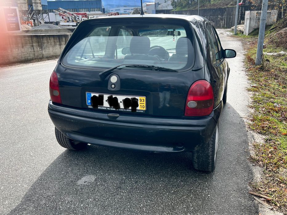 Opel corsa B 5 lugares 3 portas