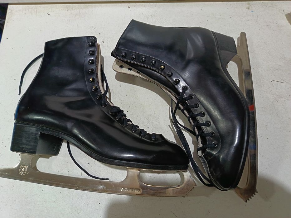 Łyżwy figurowe skóra rozmiar 45