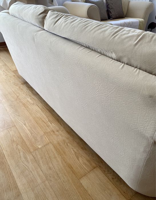 Sofá 2 lugares cor creme