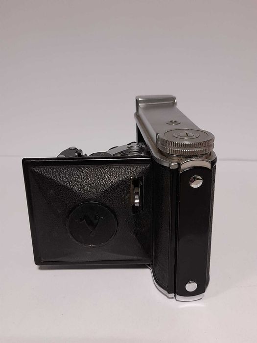 Máquina fotográfica de fole antiga - Voigtländer Bessa 66