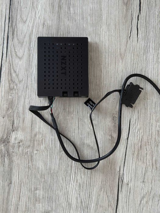 Контролер NZXT RGB & Fan Controller (AC-CRFR0-B1)
