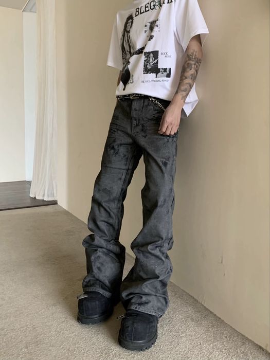 Dirty wash flared jeans