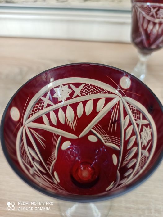 Komplet kryształowych kieliszków – rubinowe, ręcznie szlifowane