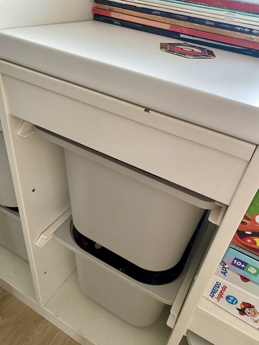 Duas combinação de arrumação bran/cinz