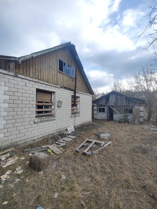 Продаж земельної ділянки з будинком під реконструкцію в с. Свидівок