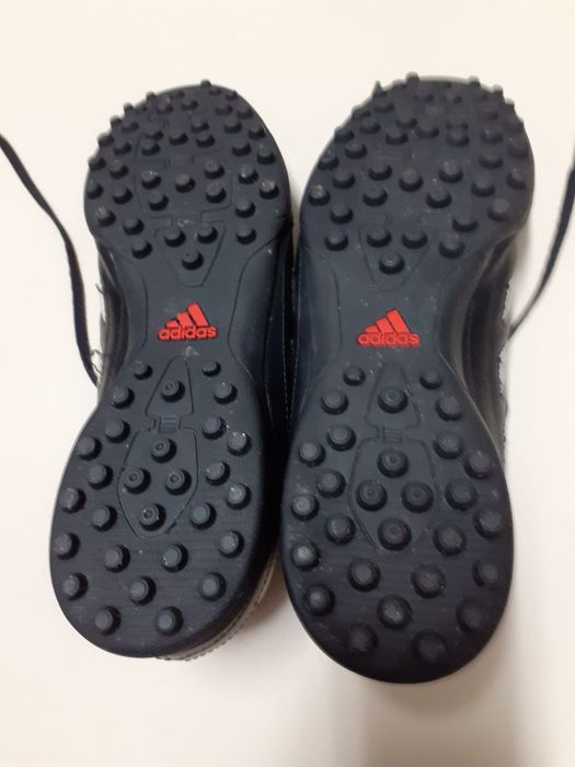 Sapatilha de futebol Adidas