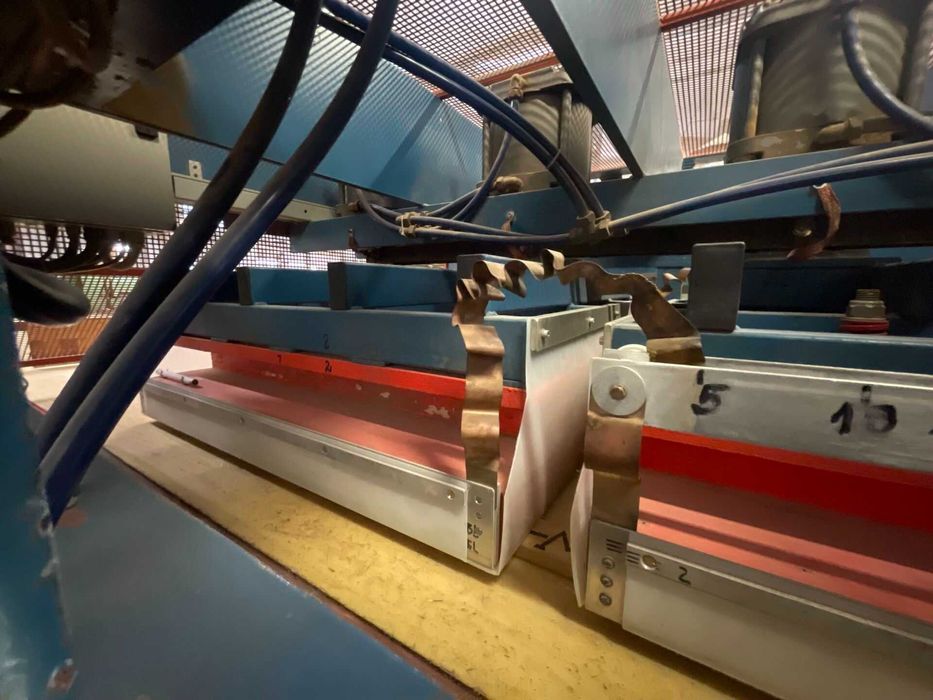 Прес меблевого щита необмеженої довжини з ТВЧ, Пресс мебельного щита