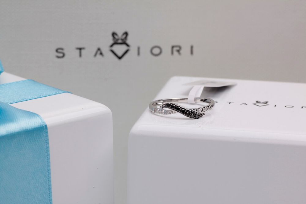 Złoty pierścionek Staviori z diamentem