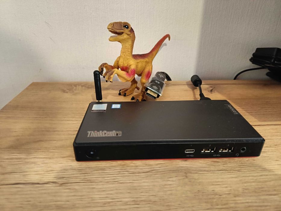 Комп'ютер Lenovo Thine Centre розміром з долоню