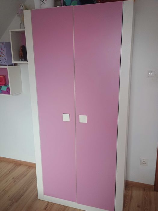 Zestaw mebli dziecięcych biało- różowy