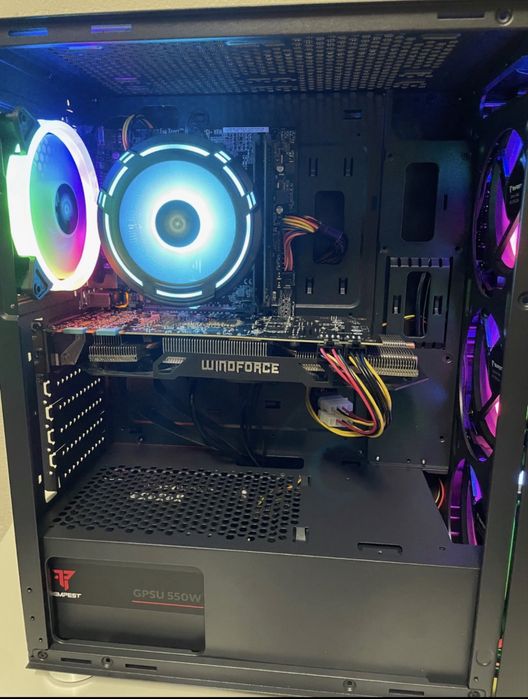 Pc como novo em caixa