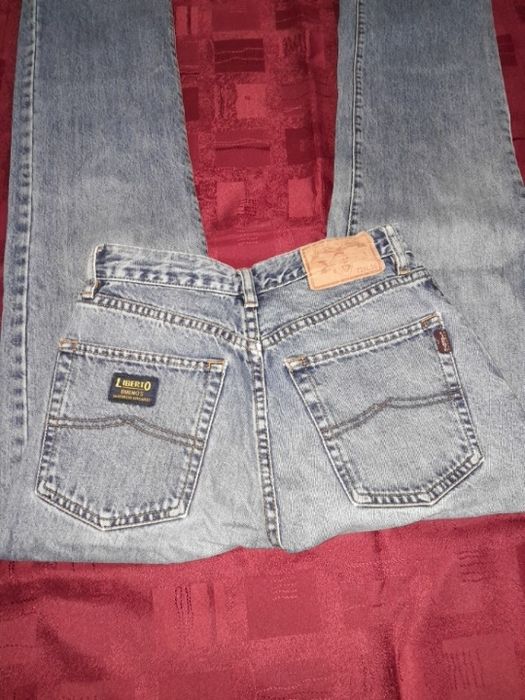 Класичні прямі джинси Buenos Liberto