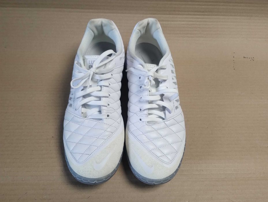 buty sportowe halówi Nike Lunargato 41