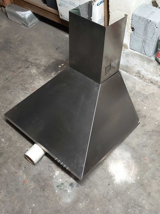 Sprzedam używany pochłaniacz kuchenny.