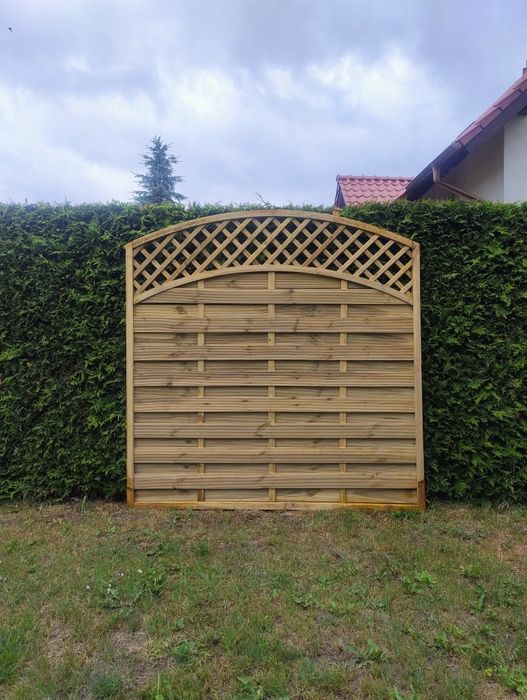 płot lamelowy z łukiem 180x180 SOLIDNY