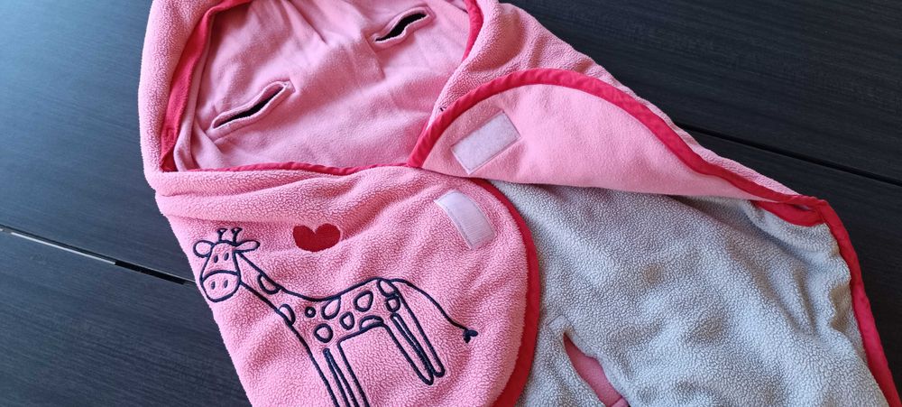 Otulacz do nosidełka do fotelika gondoli Lupilu zyrafa różowy poncho