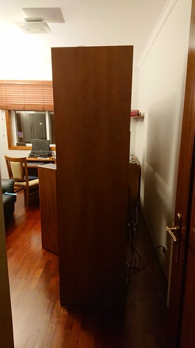 Estante de  madeira em faia