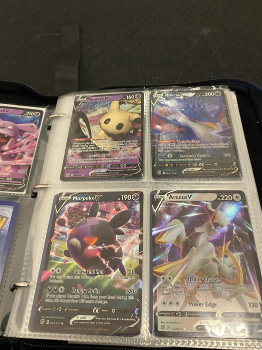 Cartas Pokémon, em estado perfeito.