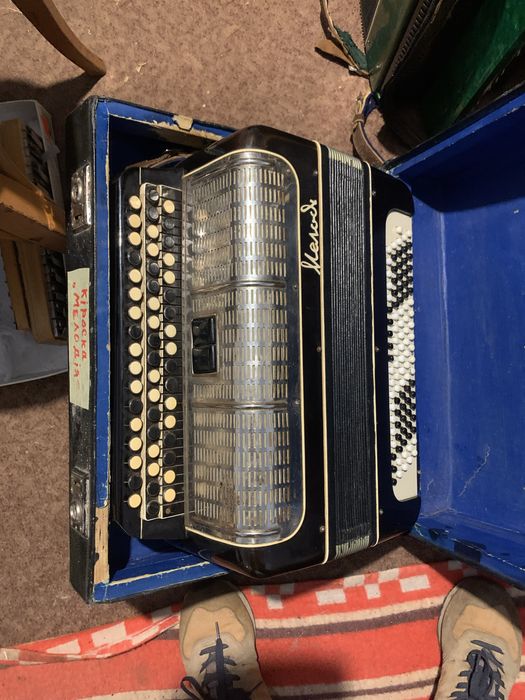 Продам  баян. Акордеони. Гармошки. В хорошому стані.