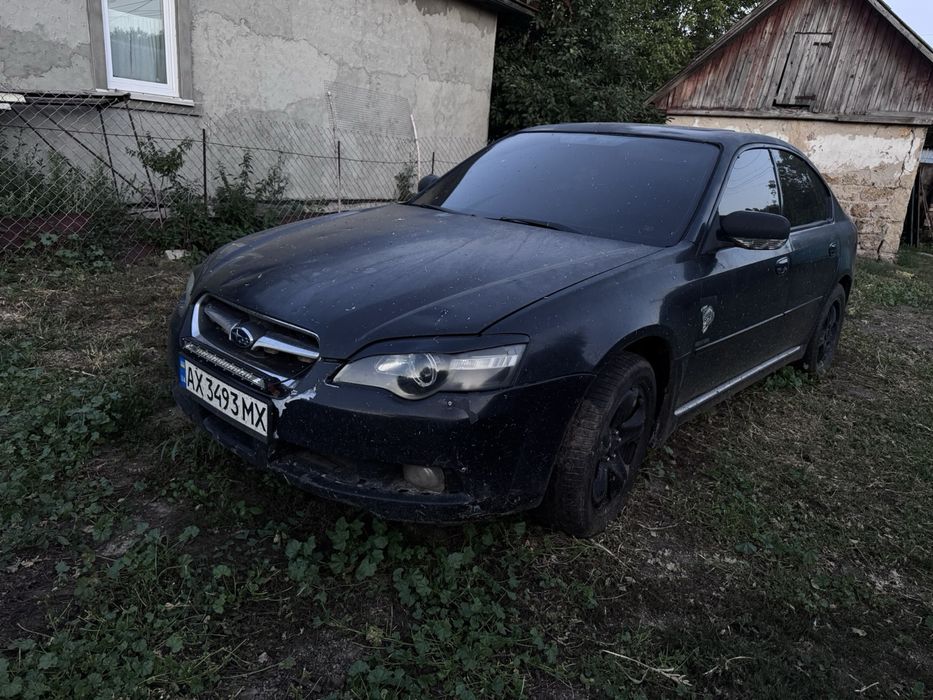 Субару легасі 2004 року
