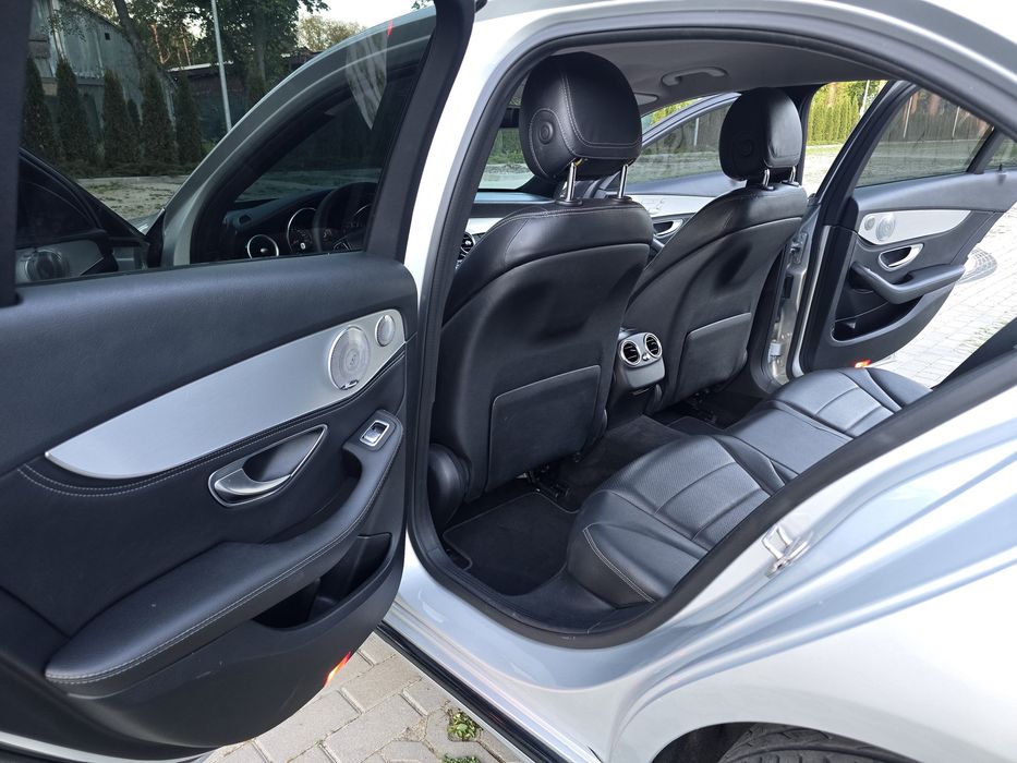 Продам свой Mercedes Benz C300 2л ( ПОЛНЫЙ ПРИВОД )