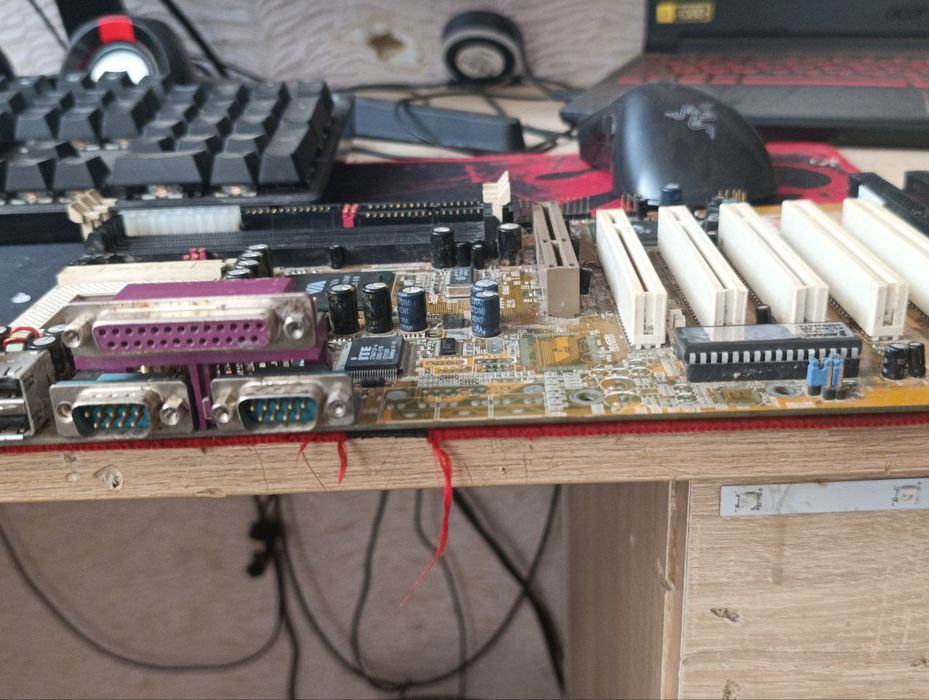 Материнская плата VT82C693A