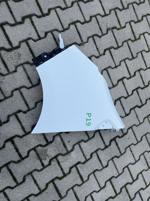 Lewy blotnik renault trafic 4 IV po 2021 roku