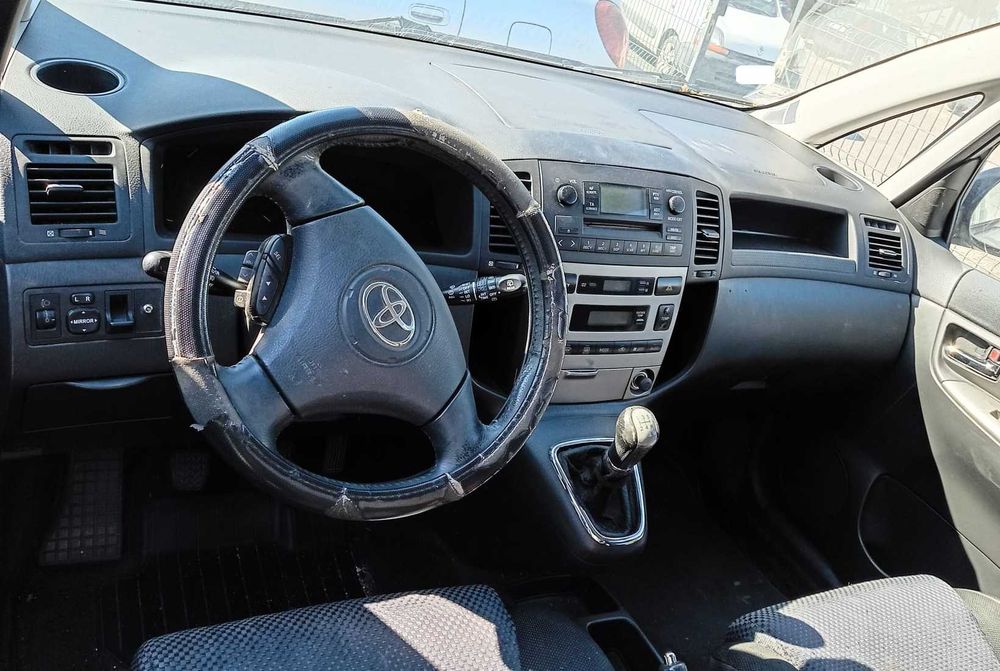 Toyota Corolla Verso para peças