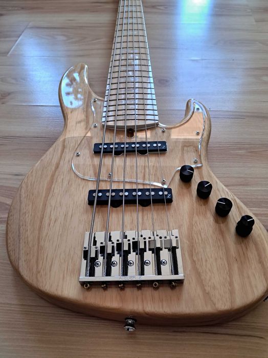 Atelier Z Beta 6 Gitara basowa