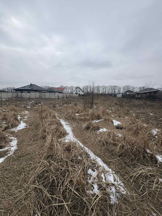 Земельна ділянка в Зарічанах