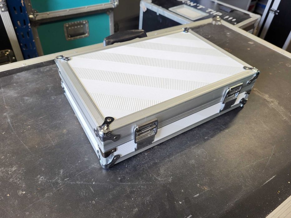 34x23x4,5 Walizka case flightcase FAKTURA