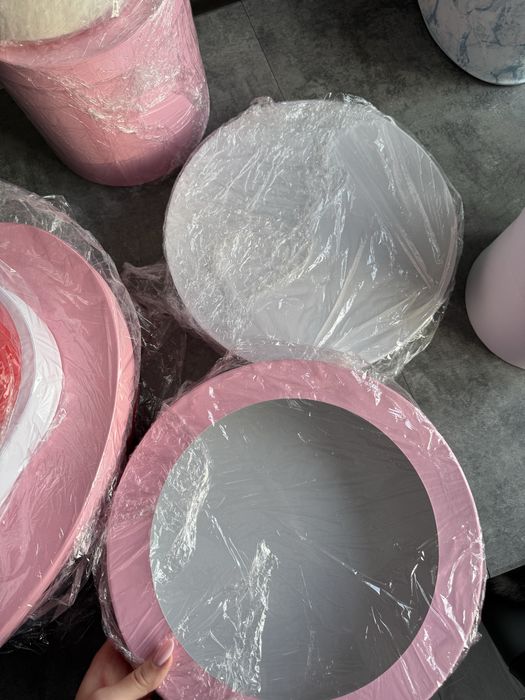 Коробка картонна кондитерська шляпна для десертів з вікном кругла