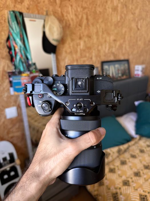 Sony A7 IV Full-Frame 33MP + Cage SmallRig | Excelente Estado