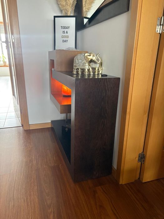 Móvel de entrada com espelho