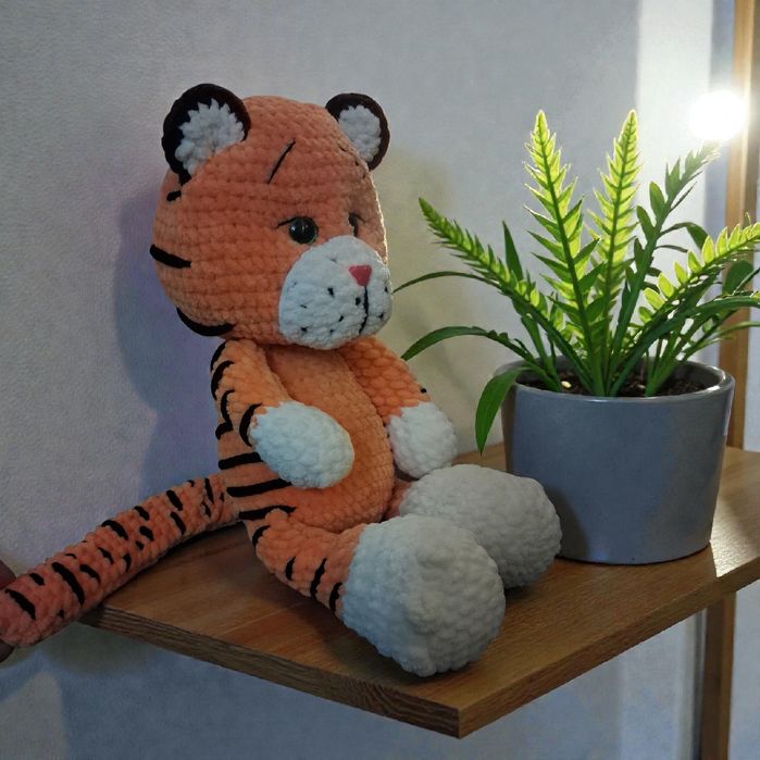 Плюшеві в'язані іграшки амігурумі в наявності