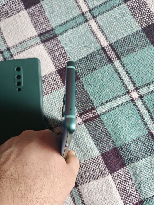 Продам OnePlus 8 8/128 стан чудовий