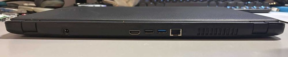 Acer Aspire i3-6006U | 8 GB RAM | SSD 128 GB + HDD 1 TB