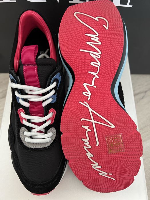 ЗНИЖКИ!! Emporio Armani жіночі кросівки. Оригінал. 37.