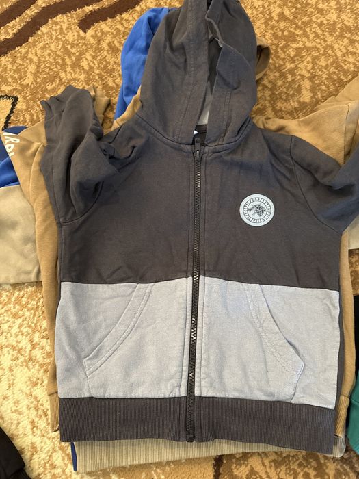 Продам дитячий одяг на хлопчика 3/4 роки.