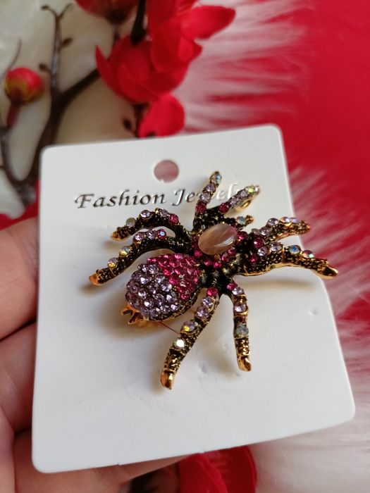 Broszka pająk. Produkt nowy