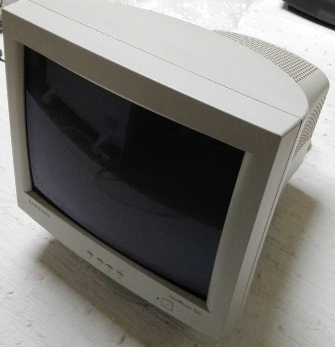 Monitor CRT Samsung Syncmaster 17 polegadas - anos 90 - computador, PC64298083472771123