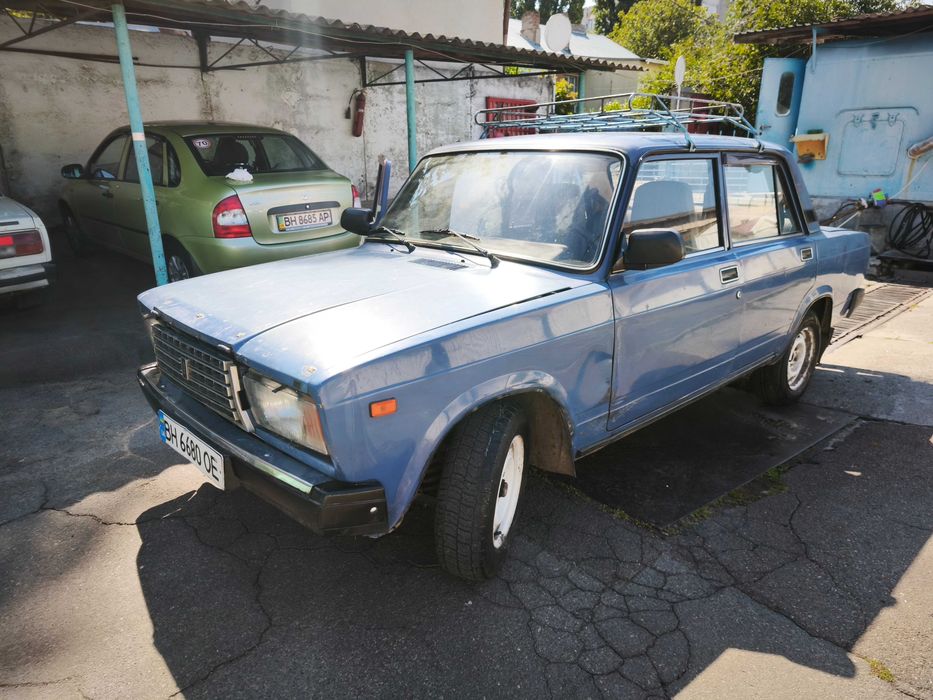 Автомобіль ВАЗ 2107