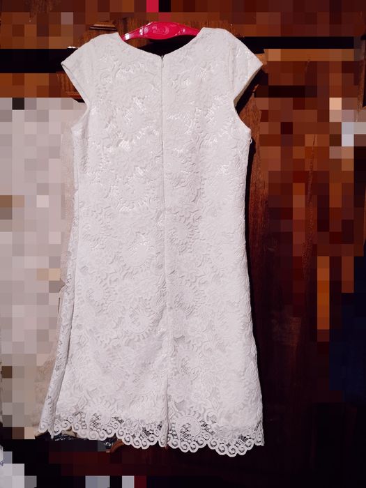 Біла  кружевна сукня. Плаття