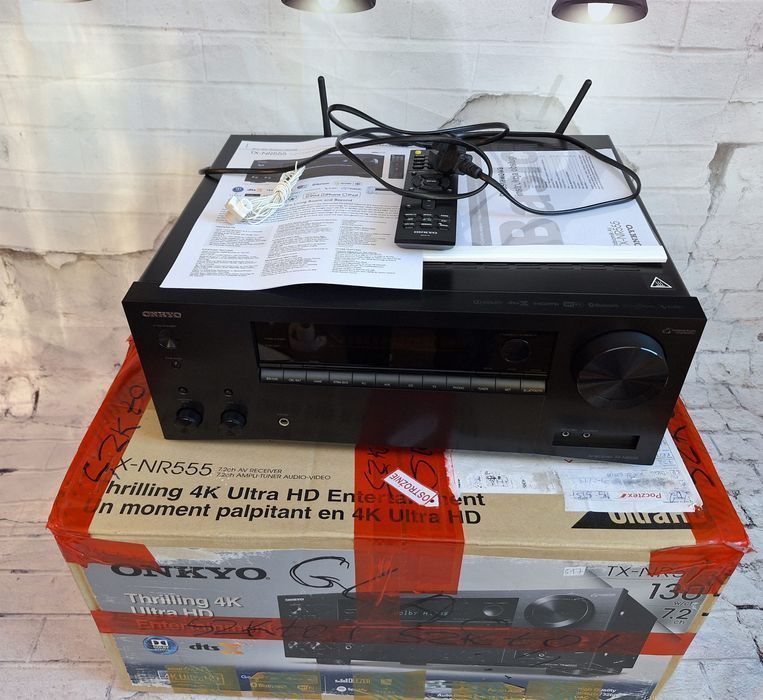 7.2 Onkyo TX-NR555 Wi-Fi BT  Atmos Vision Google Chromecast  Hi-Res