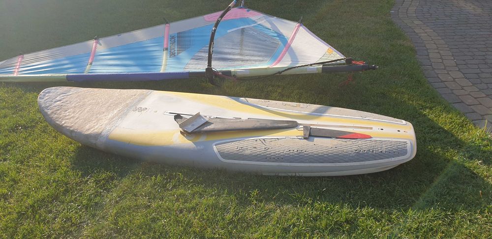 Deska Windsurfingowa z żaglem