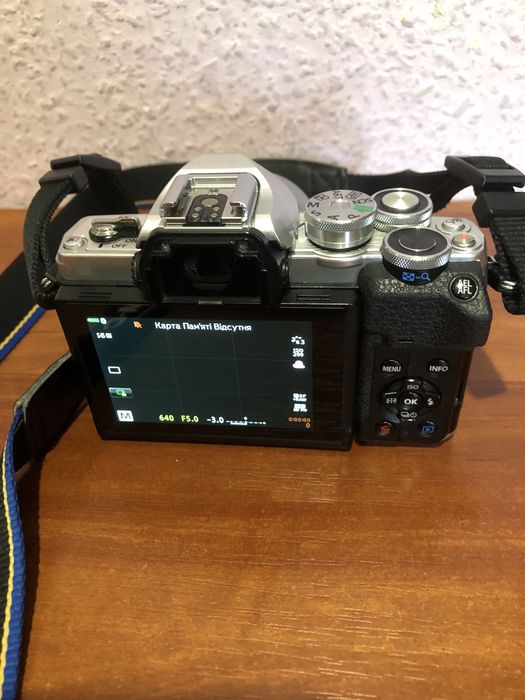 olympus omd em5 - купити цифрові фотокамери - Ціна на OLX.ua